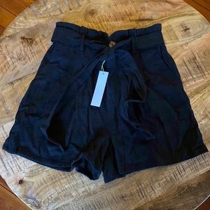 Black M paperbag high-rise shorts NWT